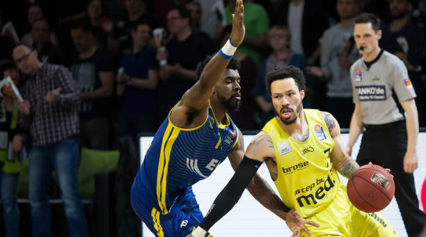 并不容易 并不容易