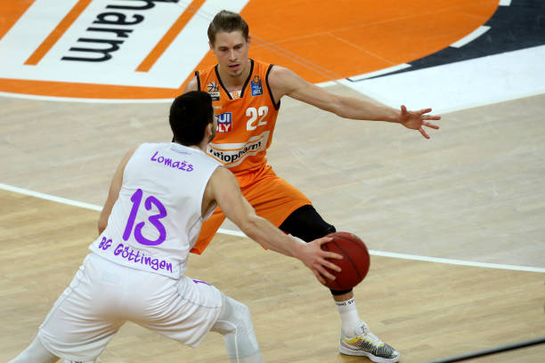 仅让运动员 仅让运动员