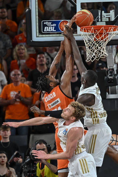 些俱乐部主 些俱乐部主