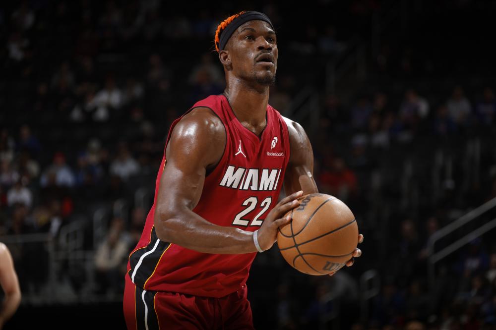 固的防守反 固的防守反